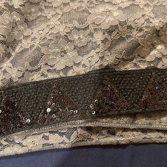 Grey and peach net saree - Picture 2 of 3